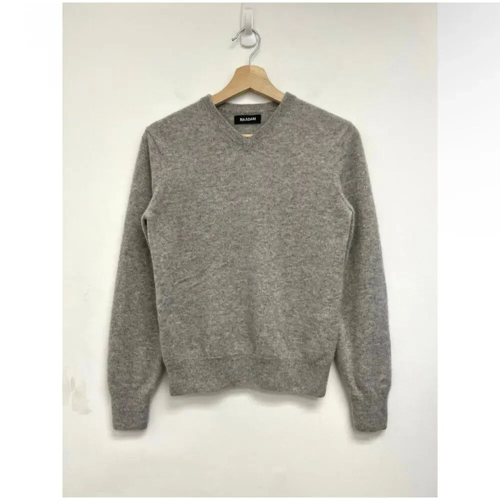 Naadam Men’s 100% Cashmere V-Neck Classic Basic Luxury Soft Sweater - Small